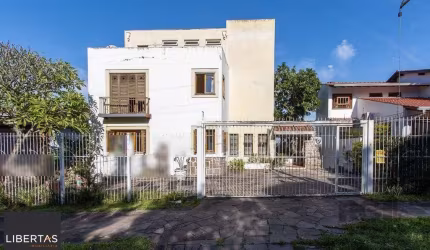 Casa para Venda - 380m², 4 dormitórios, sendo 1 suites, 4 vagas - Vila Assunção