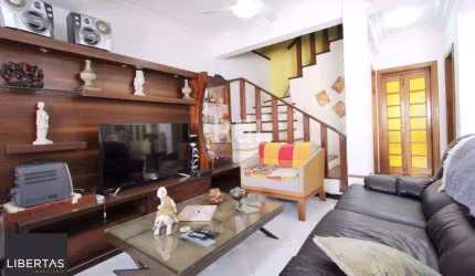 Casa para Venda - 259.5m², 4 dormitórios, sendo 1 suites, 3 vagas - Teresópolis