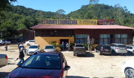 Galpão /churrascaria  com 300 ² e terreno com  3. 626, 04 m²