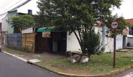 Sobrado na Rua Garibaldi esquina com a Rua Lajeado Bairro Niterói Canoas RS