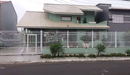 Excelente Sobrado no bairro Igara Canoas -RS