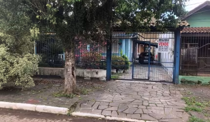 Casa de Madeira Localizada na Rua Jose do Patrocínio no Bairro Niterói Canoas