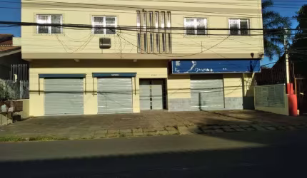 Predito comercial com 3 lojas e 6 apartamentos na Rua Venâncio Aires  Niterói