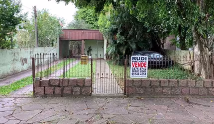 Casa de alvenaria com 3 Dormitórios,  na Avenida Farroupilha bairro Niteroi