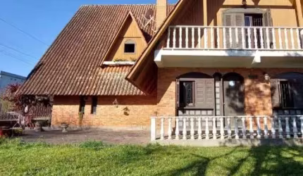 Chalé á venda 4 quartos, com 195,34 m², bairro Jardim Glória - Bento Gonçalves