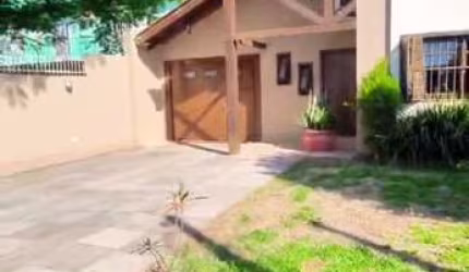 Casa Com 204,00m² 3 Dormitórios Bairro Nossa Senhora das Graças Canoas RS.