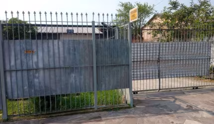 casa de alvenaria na rua Paraná bairro Niterói Canoas RS