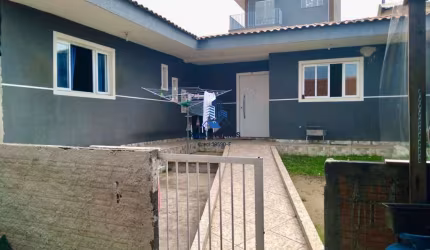 Vende-se  2 casas terreas no mesmo terreno de 360m2 totais  com 5 vagas de carros no bairro Maracanã, Colombo, Paraná