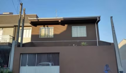 Sobrado à venda no bairro Hauer - Curitiba/PR
