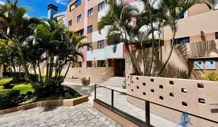 Apartamento em condomínio fechado bairro Portão - Vende-se lindo apartamento mobiliado de 3 dormitórios e 1 suíte no bairro Portão, Curitiba, Paraná