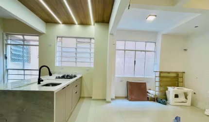 APARTAMENTO LOCALIZADO NO CENTRO - Vende-se lindo apartamento com 3 dormitórios amplos e ilmuniados com 1 suíte de 143 m² úteis e 160 total no Centro de Curitiba, Paraná