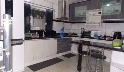 VENDE-SE INCRIVEL SOBRADO ALTO PADRÃO SEMI MOBILIADO EM CONDOMÍNIO FECHADO NO BAIRRO PINHEIRINHO, CURITIBA, PARANÁ