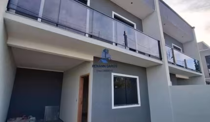 Sobrado em condomínio fechado em Curitiba - SOBRADO COM 3 QUARTOS Á VENDA NO CIC