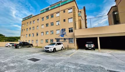 COBERTURA DUPLEX NO BAIRRO CAPÃO RASO, CURITIBA PARANÁ - Vende-se linda Cobertura Duplex mobiliada  próxima canaleta de ônibus da Av Winston Churchill, bairro Capão Raso, Curitiba, Paraná