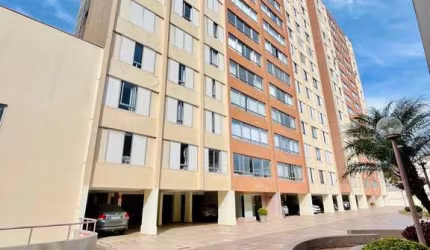 APARTAMENTO EM CONDOMÍNIO NO BAIRRO SÃO FRANCISCO - Vende-se incirvel apartamento desocupado de 3 quartos com 121m² construídos ensolarado em andar alto próximo ao Hospital de Olhos do Paraná  localiz