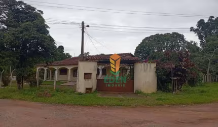 Chácara do Zelão com 3 quartos, sendo um deles suíte, à Venda ou Locação na Rua Professora Lucinda Nogueira, Jardim Perlamar, Araçoiaba da Serra/SP