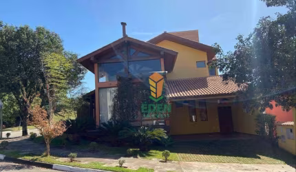 Casa com 3 suítes, sendo uma master, 5 banheiros, garagem para 5 carros, à Venda no Condomínio Residencial Aldeia da Mata, Votorantim/SP