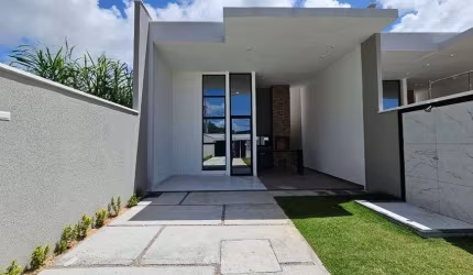 CASA PLANA COM AMPLO ESPAÇO E ÓTIMO ACABAMENTO NO EUSÉBIO! AGENDE SUA VISITA.