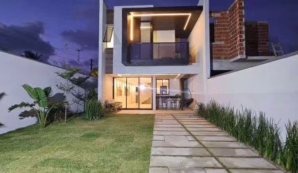BELÍSSIMA CASA EM RUA PRIVATIVA NO EUSÉBIO!!!