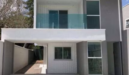 Casa Duplex em próximo ao Shopping do Eusébio! Área de 144m2 e excelente espaço de terreno.