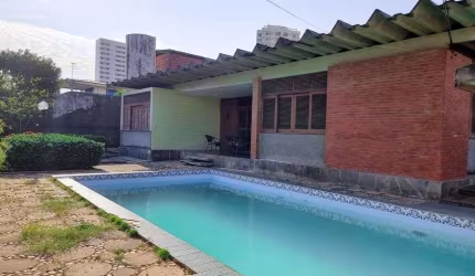 CASA PLANA COM EXCELENTE LOCALIZAÇÃO NO SÃO JOÃO DO TAUPE!