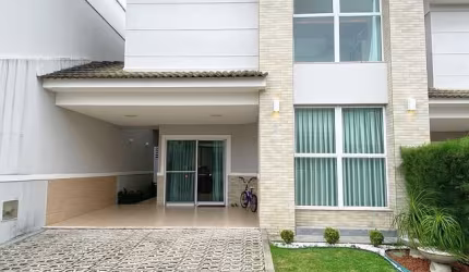 Belíssima Casa Duplex em condomínio mobiliada no Eusébio!