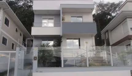 Casa com 4 quartos à venda no Forquilhinhas, São José  por R$ 1.320.000