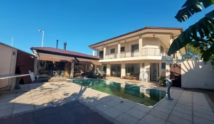 Casa com 6 quartos à venda no Passa Vinte, Palhoça  por R$ 1.990.000