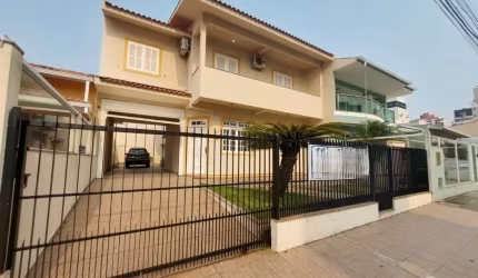 Casa com 5 quartos para alugar no Balneário, Florianópolis  por R$ 8.500