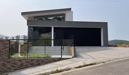 Casa com 3 quartos à venda em Pedra Branca, Palhoça  por R$ 2.500.000