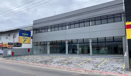 Sala comercial para alugar no Caminho Novo, Palhoça  por R$ 35.000