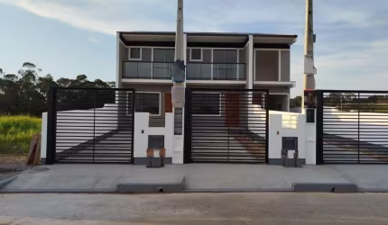 Casa com 2 quartos à venda no Sertão do Maruim, São José  por R$ 510.000
