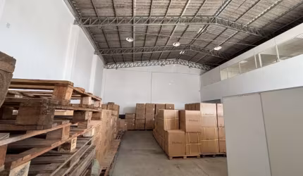 Barracão / Galpão / Depósito à venda no Ipiranga, São José  por R$ 1.590.000