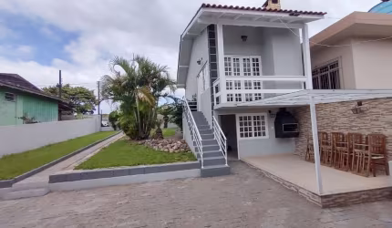 Casa com 3 quartos à venda na Serraria, São José  por R$ 795.000