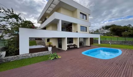 Casa com 3 quartos à venda em Pedra Branca, Palhoça  por R$ 3.790.000