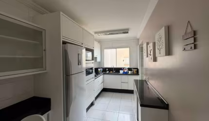 Apartamento com 3 quartos à venda no Ipiranga, São José  por R$ 900.000