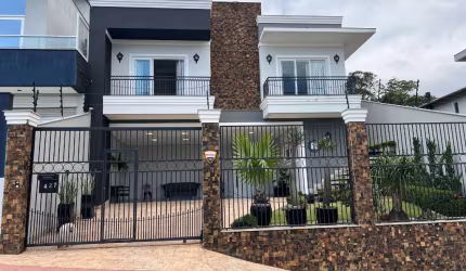 Casa com 4 quartos à venda em Pedra Branca, Palhoça  por R$ 2.300.000
