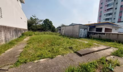 Terreno comercial à venda no Kobrasol, São José  por R$ 990.000