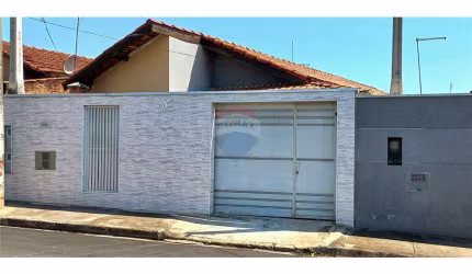Oportunidade para moradia ou investimento casa  com edícula