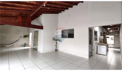 CASA A VENDA EM CONDOMINIO SANTA URSULA DE 3 QUARTOS E EDICULA DE 153 M²