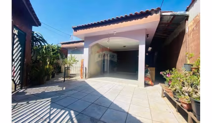 Excelente Casa Térrea, 217m² de Terreno, 171m² de Construção | Vila São João