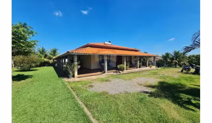 Aluga-se Chácara de 2000m², casa de 500m² por R$4500,00