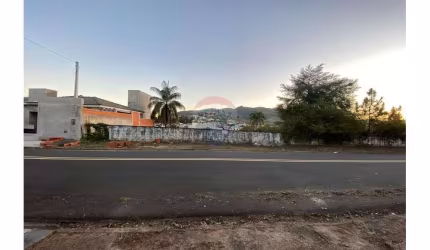 Dimensões do lote: 20,5 m frente, 25,0 m  direito lote 37, 26, 0 m esquerdo lote 35  e 20,5 metros de fundo lotes 3 e 4.