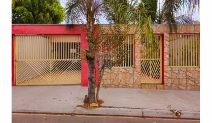 Vende-se Casa Jd. Furlan 180m² -Estiva Gerbi/SP