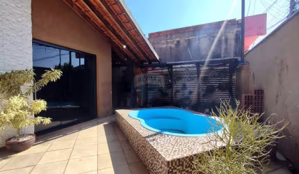 Casa com Piscina à Venda em Jardim Chaparral -Mogi Guaçu - SP