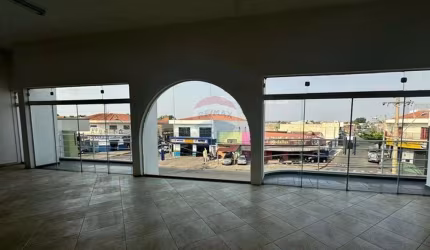Sobreloja  bem localizada e de fácil acesso.