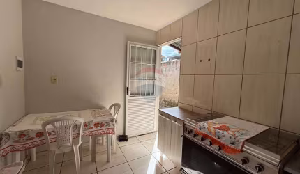 CASA À VENDA COM EDICULA OPORTUNIDADE UNICA