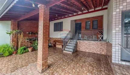 'TERRENO COM DUAS CASAS NO CENTRO DA CIDADE DE MOGI MIRIM