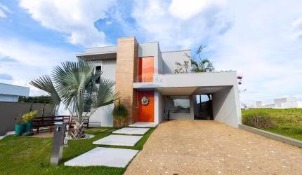 Excelente casa Térrea com mezanino a venda , sendo 307m² no Condomínio Fazenda Paineiras