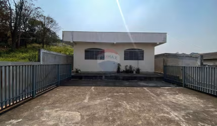 Excelente 3 casa - imóveis no local, com o total de 5 Quartos, 3 salas, 3 garagens,  3 banheiros, 258m² investimento